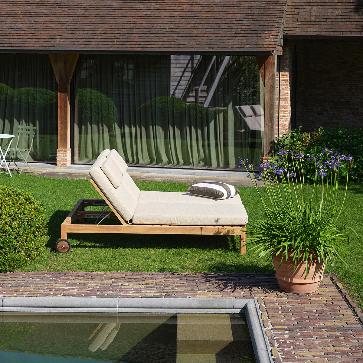 Bain de soleil double inclinable en teck massif avec coussins beige chiné - Image 3