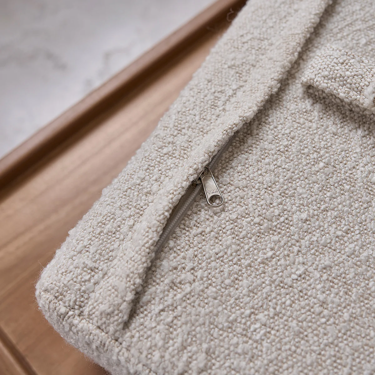 Banc en teck massif et tissu bouclette 100 cm - Image 7