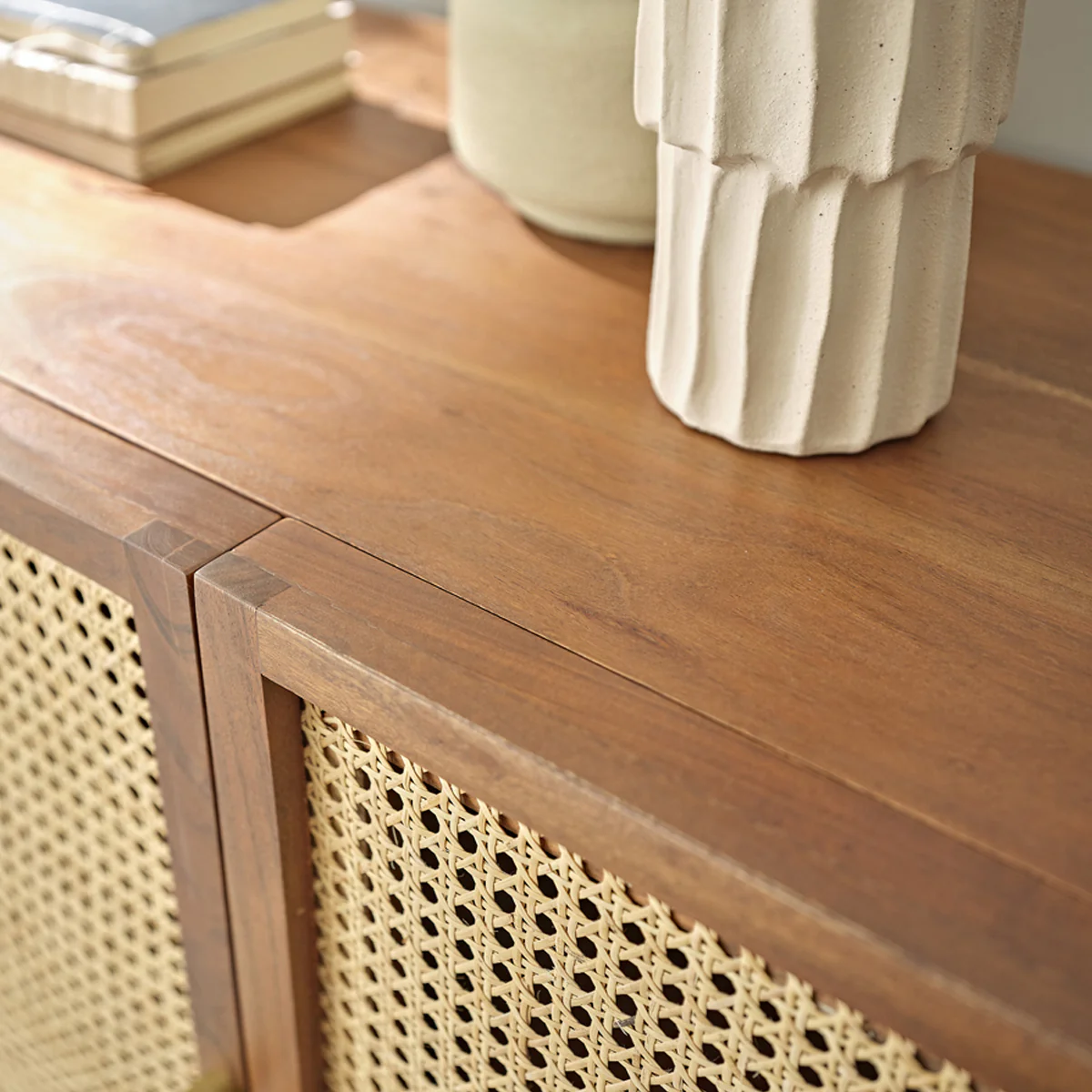 Buffet en acacia massif finition noyer et cannage 120 cm - Image 5