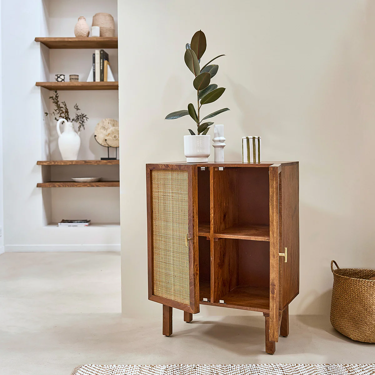 Buffet en manguier massif et cannage finition noyer 68 cm - Image 4