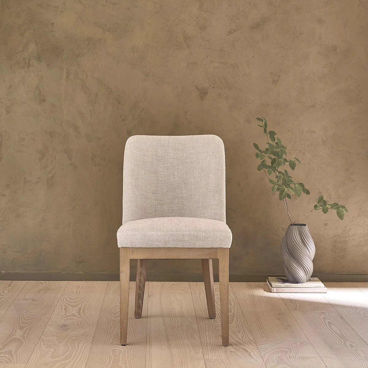 Chaise en chĂȘne massif et tissu lin - Image 4