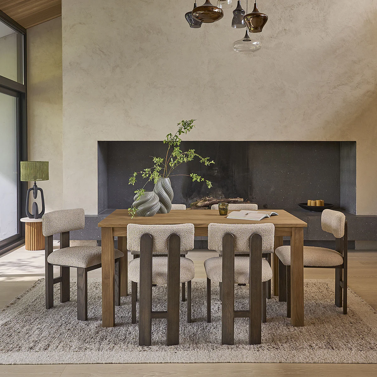Lot de 2 chaises en chĂȘne massif marron et tissu bouclette beige - Image 10