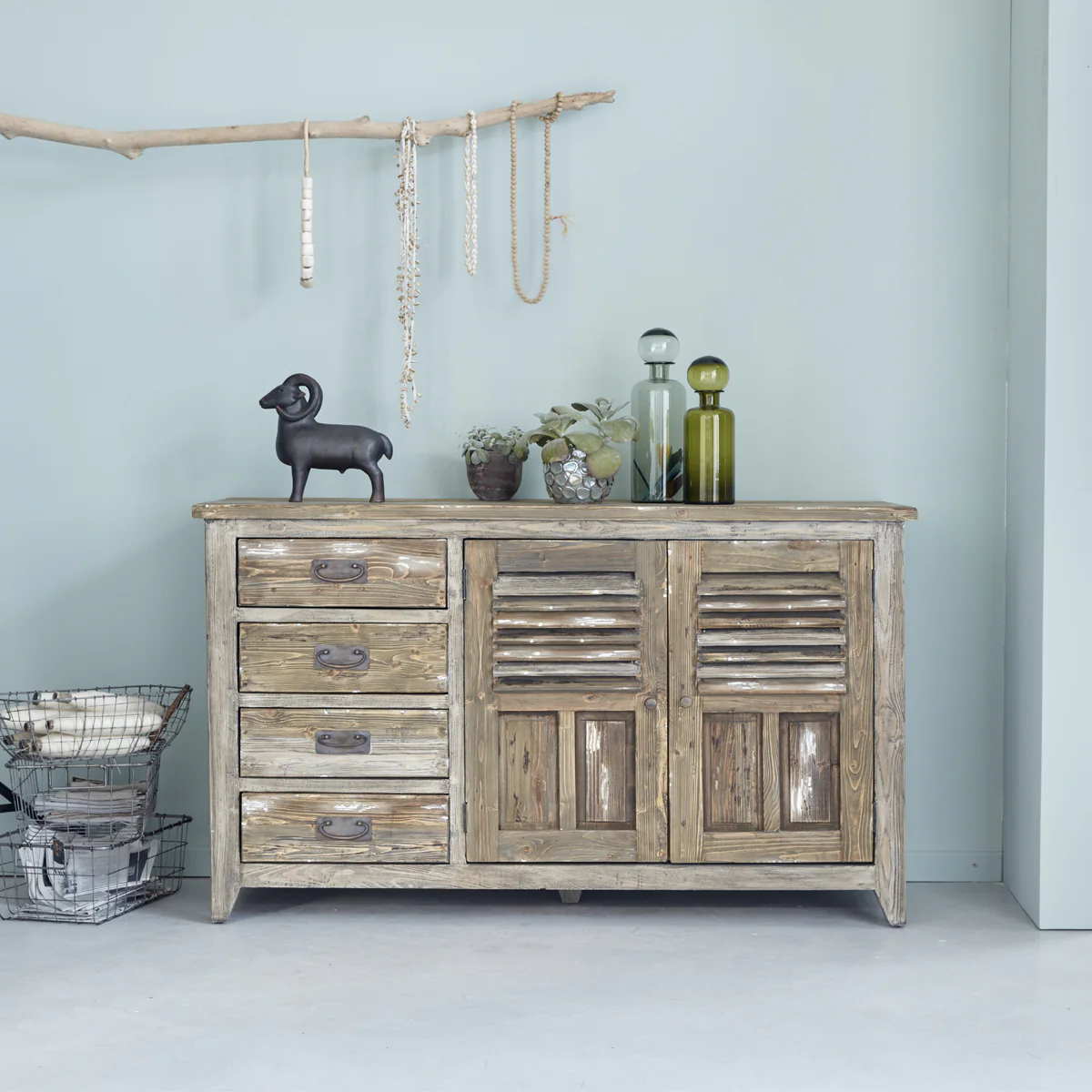 Commode en pin massif recyclé 140 cm