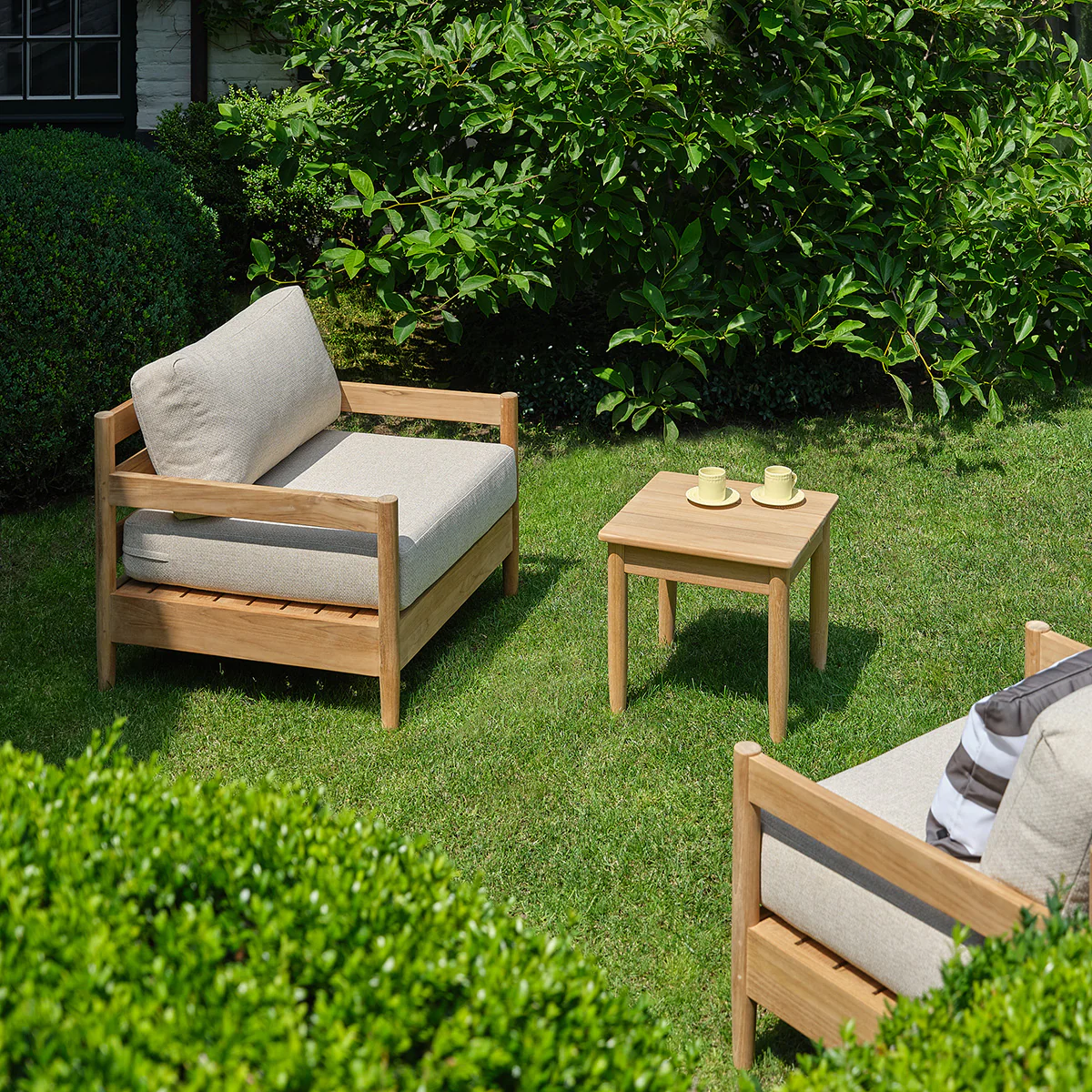 Fauteuil de jardin bas en teck massif avec coussins beige chiné - Image 7