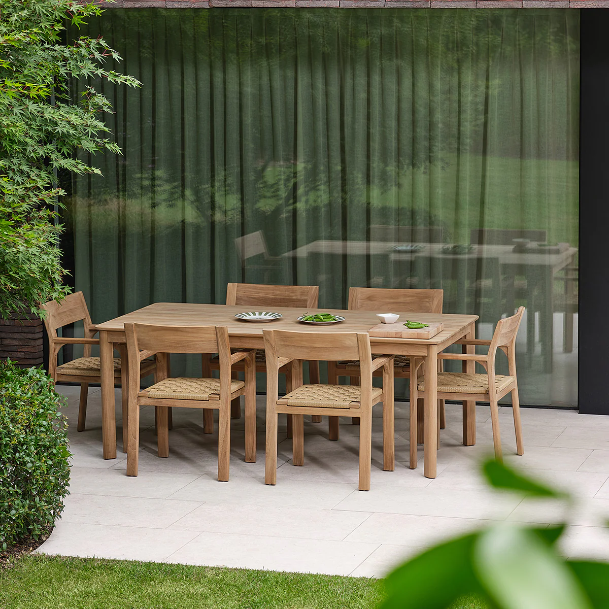 Fauteuil de jardin en teck massif et rotin - Image 7