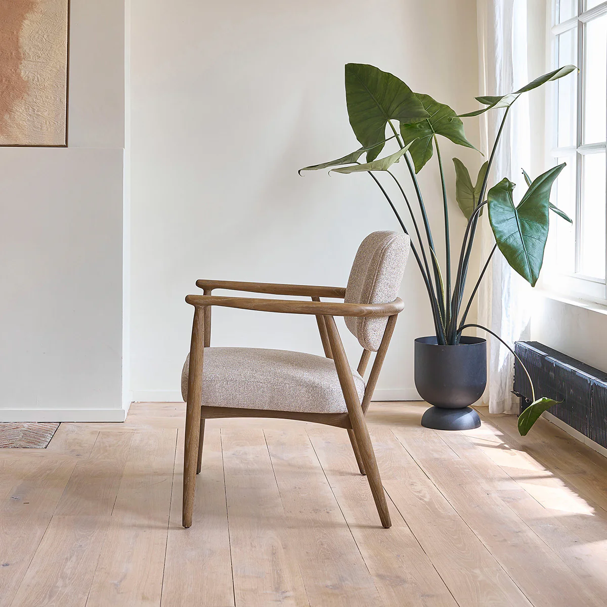 Fauteuil en bois de chĂȘne et tissu texturĂ© beige chinĂ© - Image 3