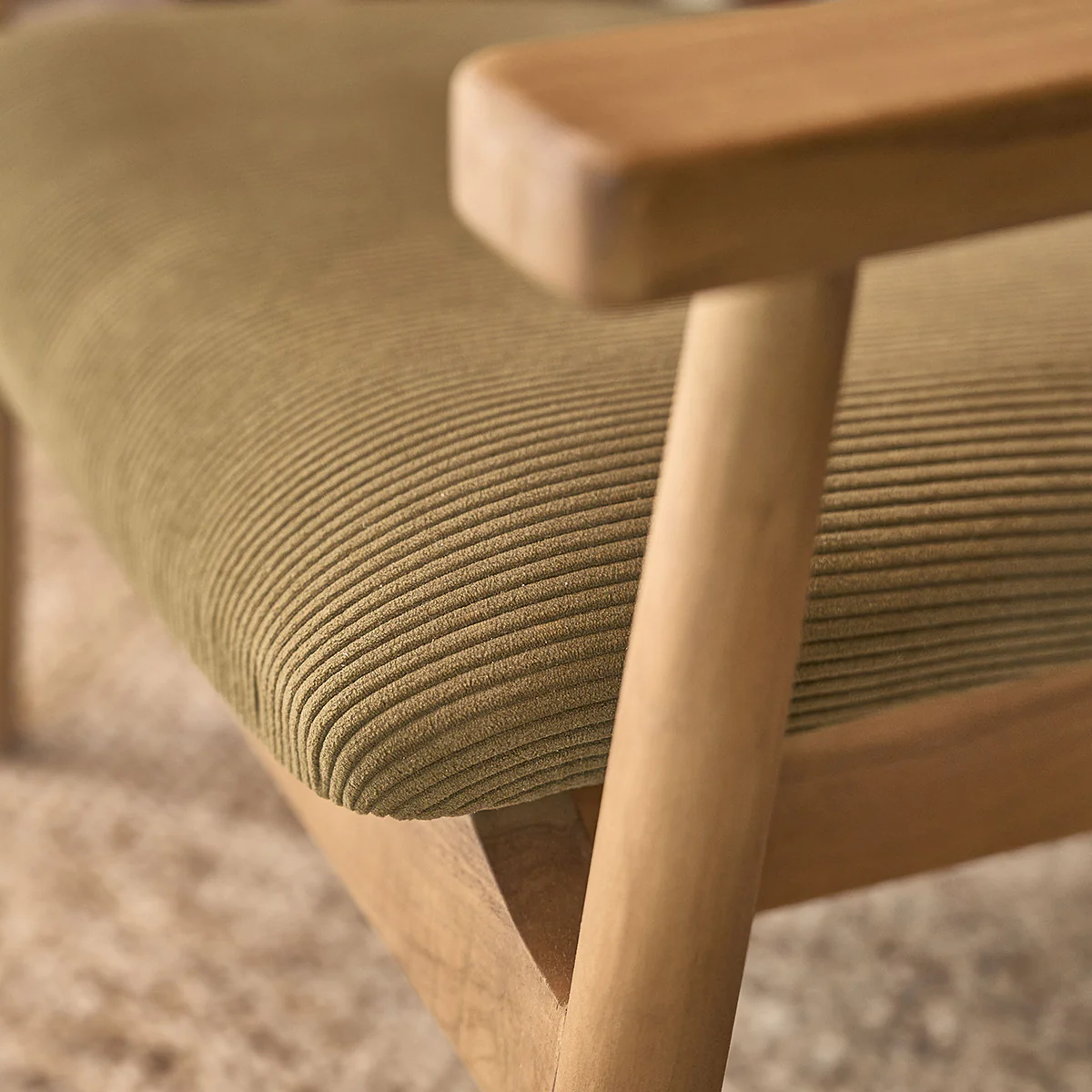 Fauteuil en teck massif, cannage et tissu velours cÎtelé kaki - Image 7