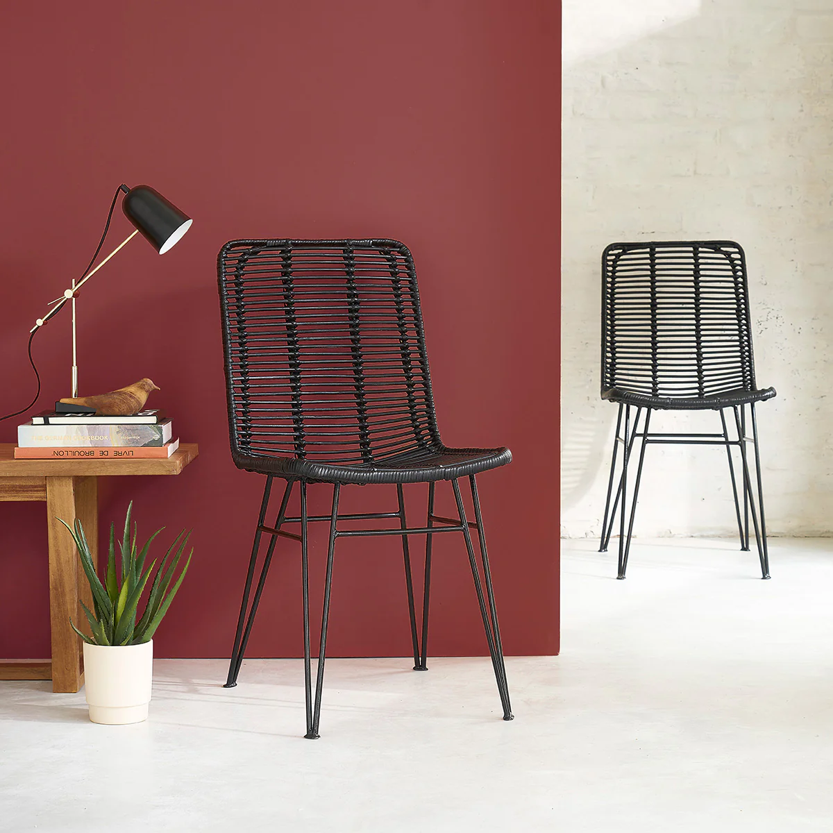 Lot de 2 chaises en rotin et métal noires