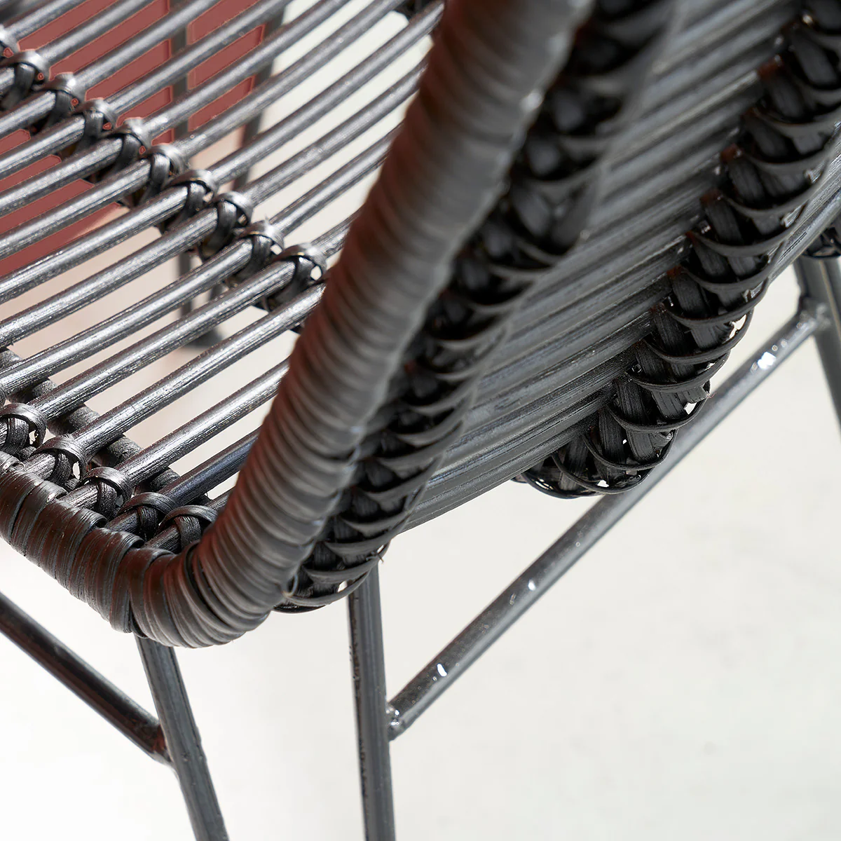 Lot de 2 chaises en rotin et métal noires - Image 3