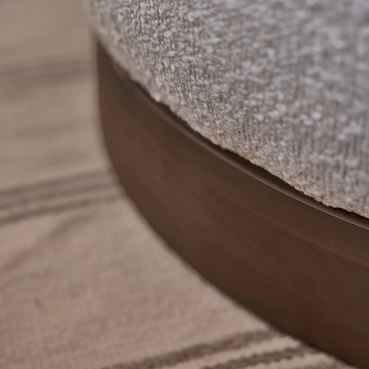 Pouf en mindi massif et tissu bouclette blanc Ă55 cm - Image 3