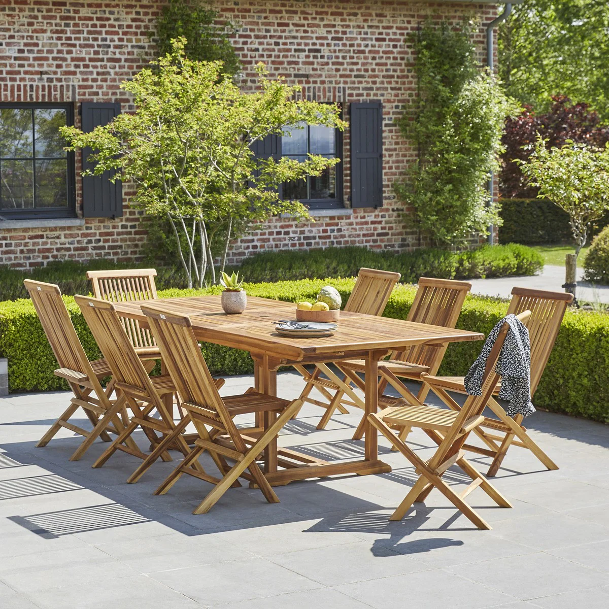 Salon de jardin en teck huilé massif 8/10 pers.