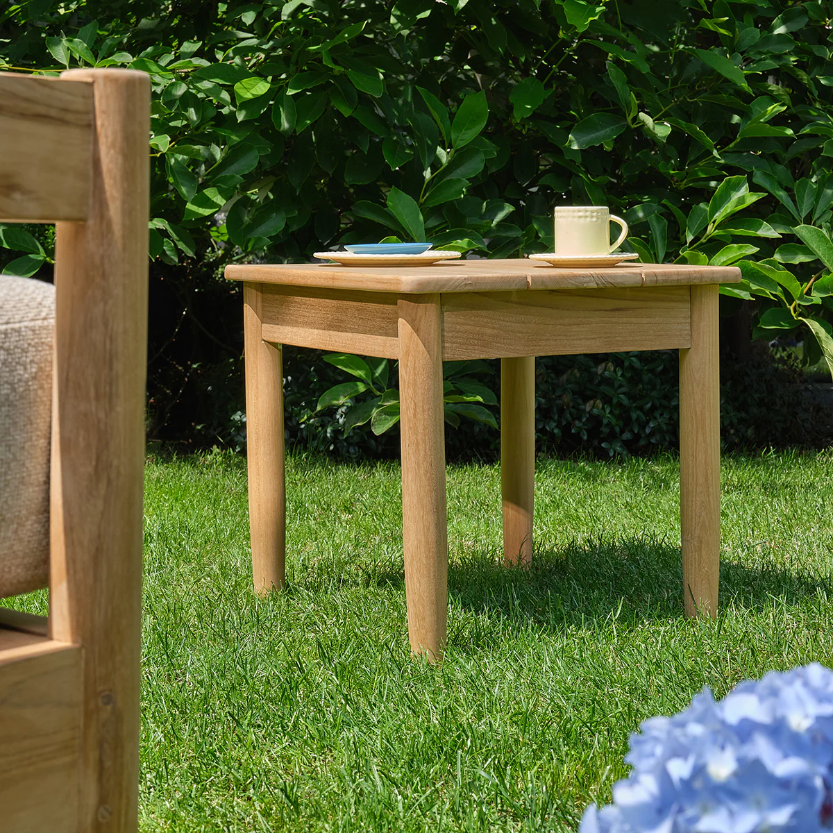 Salon de jardin bas en teck massif avec coussins beige chiné 2 pers. - Image 5