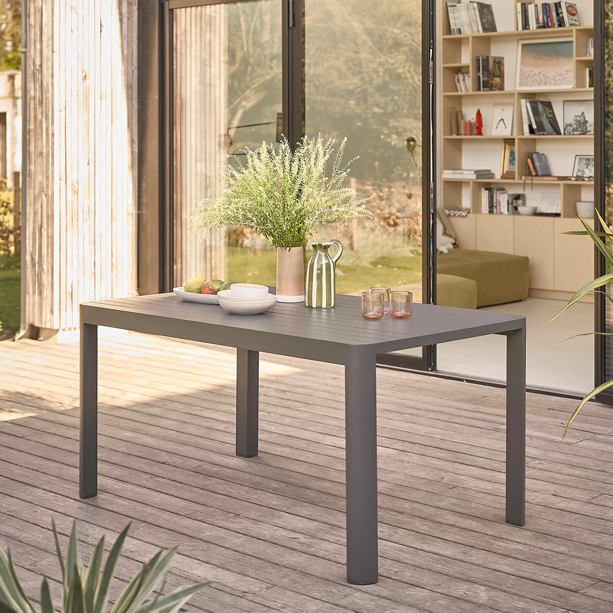 Salon de jardin en aluminium et teck massif extensible 6/8 pers. - Image 3