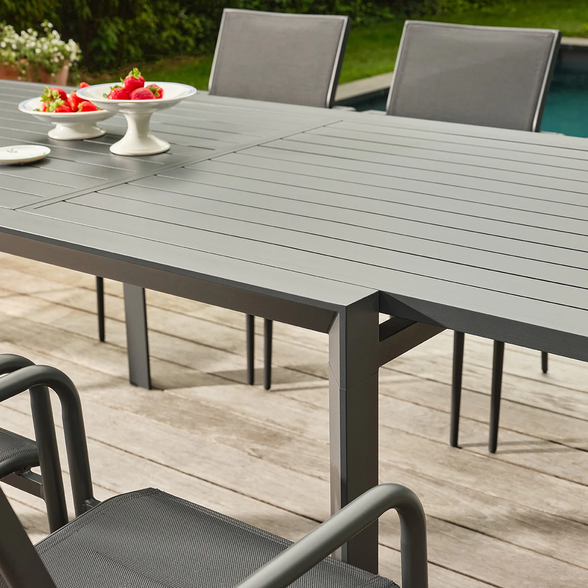 Salon de jardin en aluminium et textilène extensible gris 6/10 pers. - Image 7