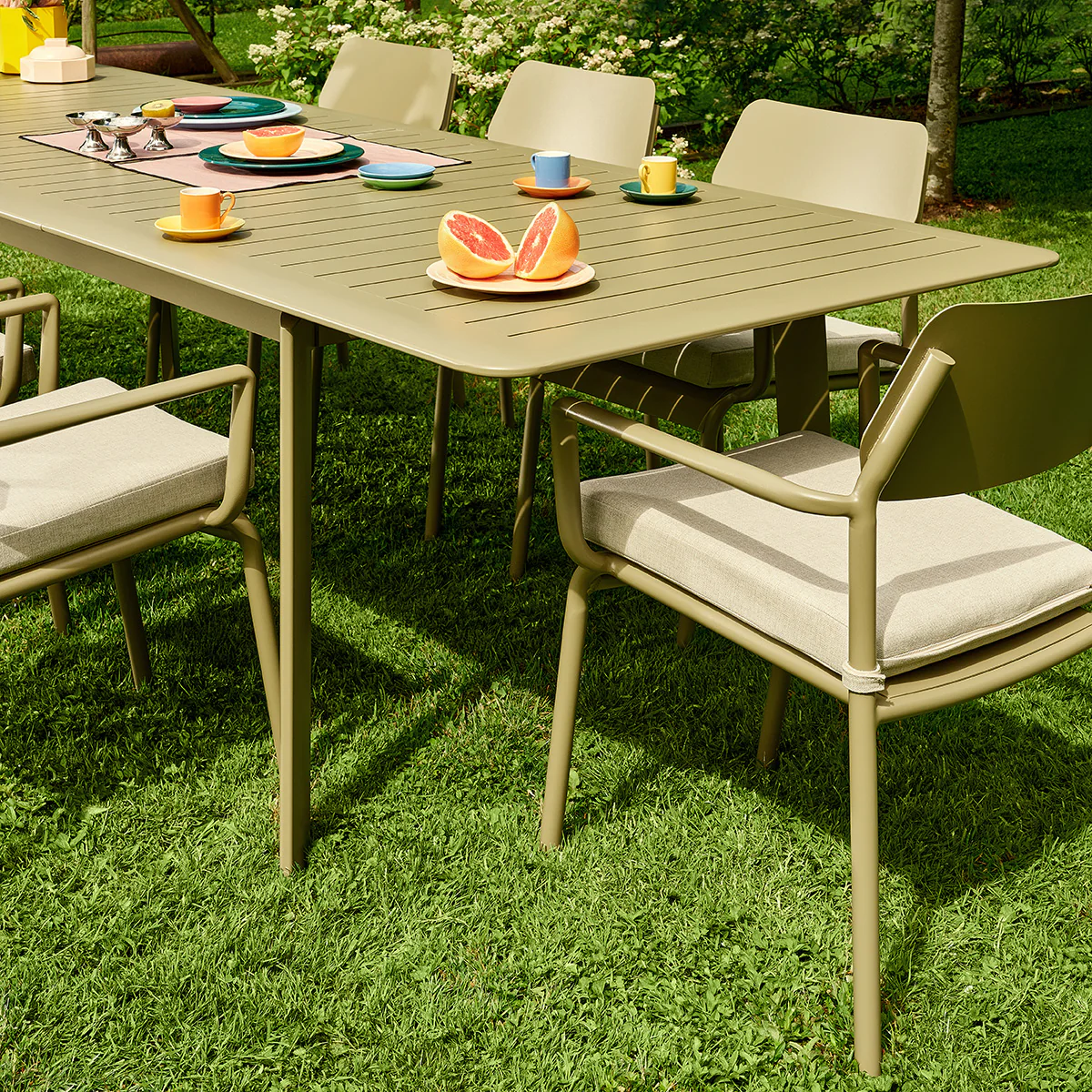 Salon de jardin en aluminium extensible kaki clair 6/10 pers. - Image 5