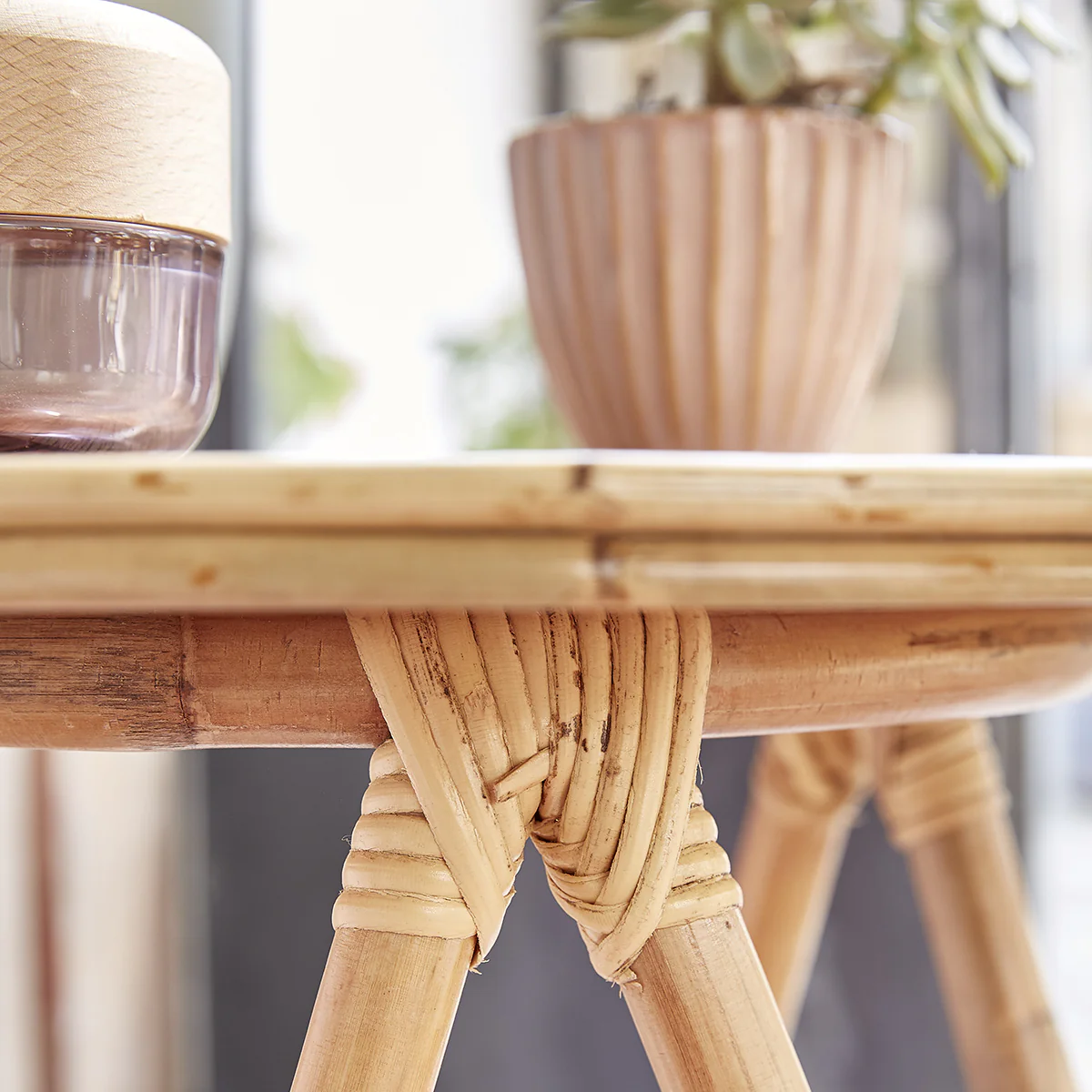 Table d'appoint en rotin naturel - Image 4