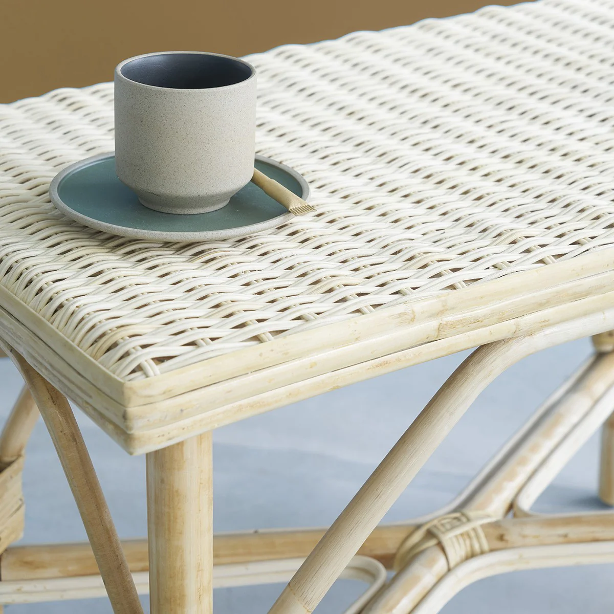 Table basse en rotin naturel - Image 3