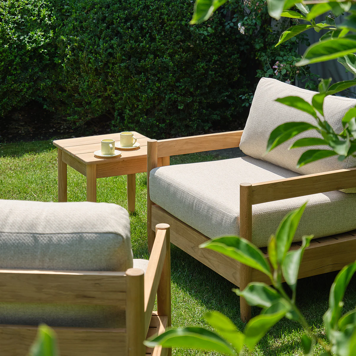 Table d'appoint de jardin en teck massif premium - Image 6