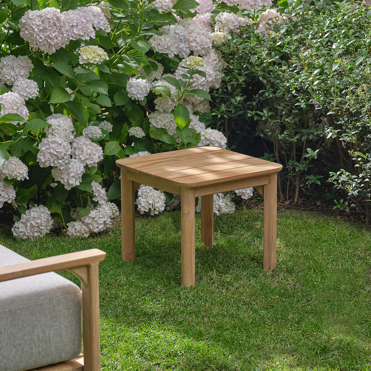 Table d'appoint de jardin en teck massif premium
