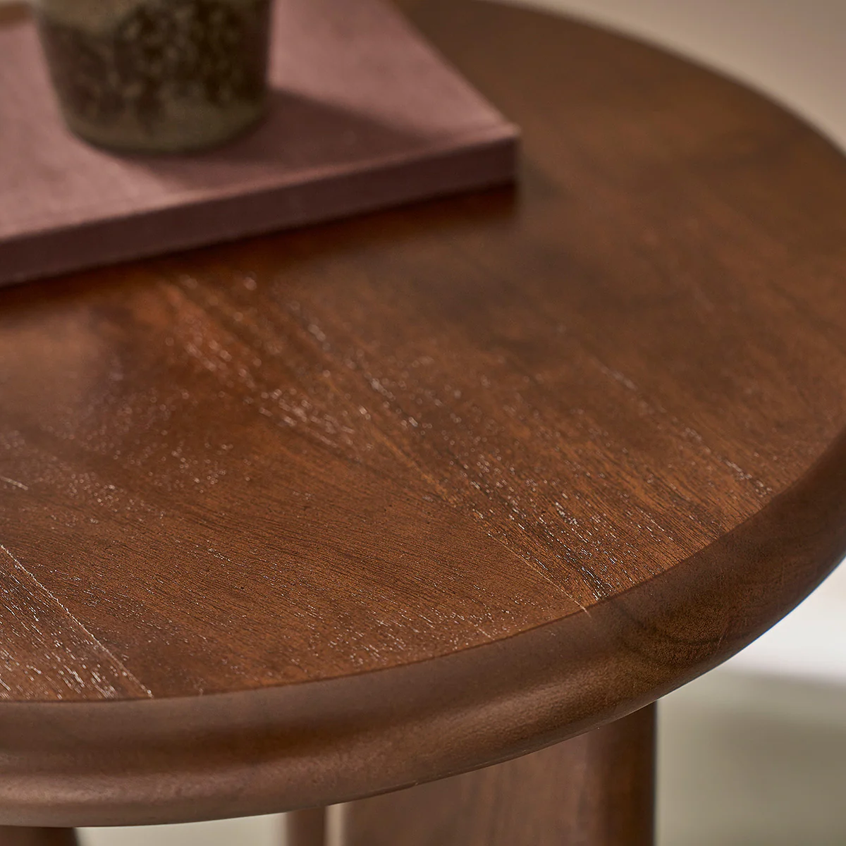 Table d'appoint en bois d'acacia ronde - Image 3
