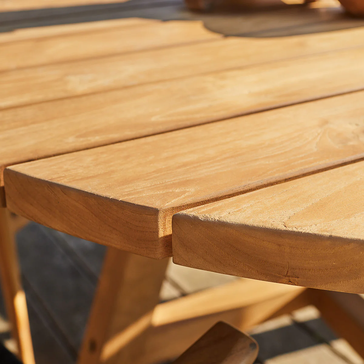 Table de jardin en teck massif recyclé ronde 6 pers. - Image 3