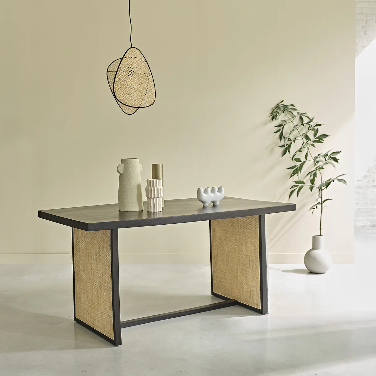 Table en manguier massif et cannage 6 pers. - Image 3