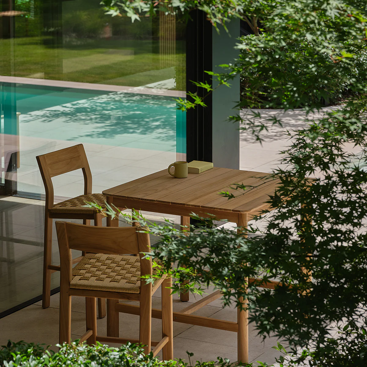 Table haute de jardin en teck massif 4 pers. - Image 3