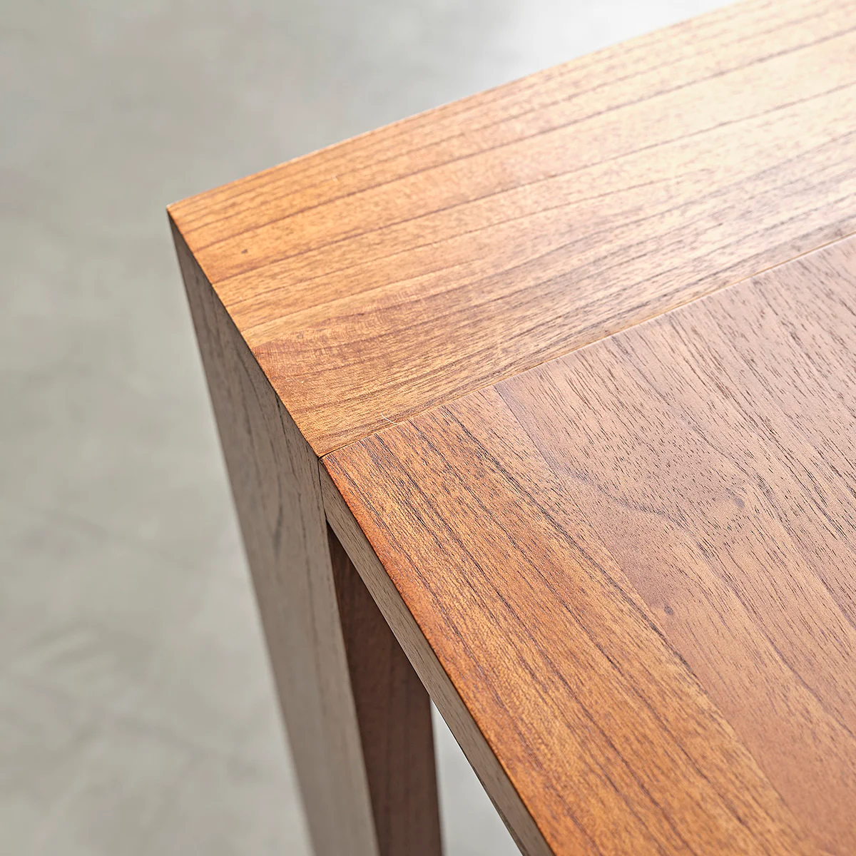 Table en mindi massif finition noyer 6 pers. - Image 6