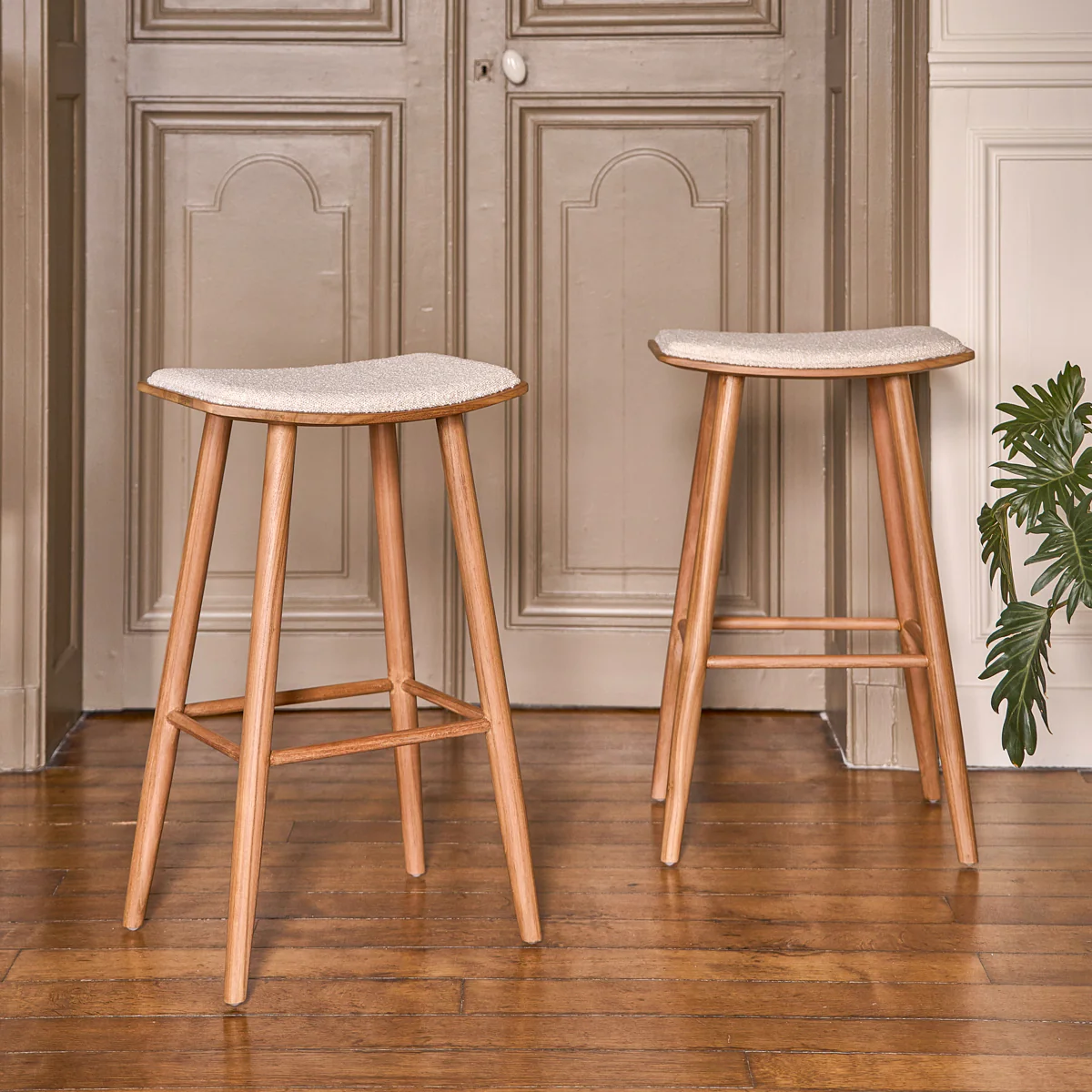 Tabouret de bar en teck massif assise bouclette 75 cm - Image 4